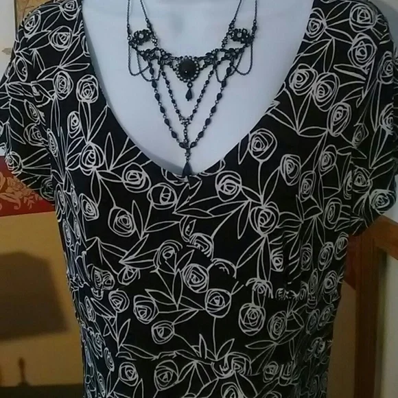 Sweet Floral Dress - Picture 3 of 3